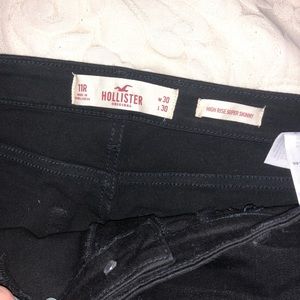 Black distressed Hollister jeans